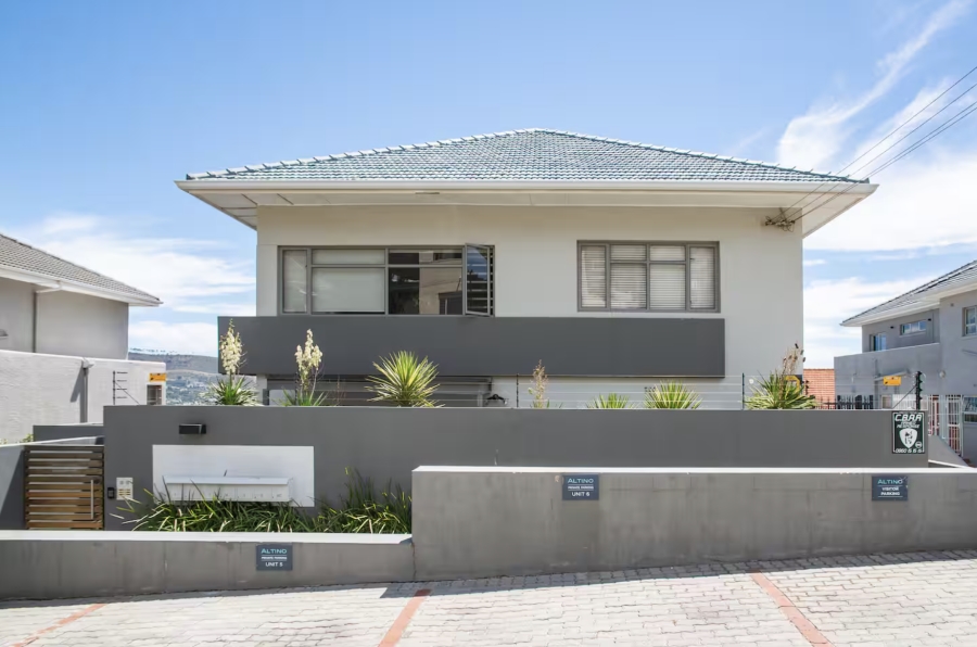 2 Bedroom Property for Sale in Vredehoek Western Cape